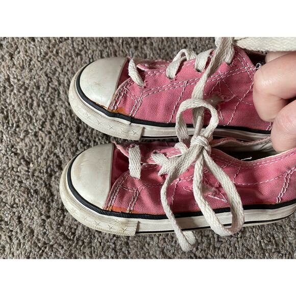 Girls One Star Pink Converse- size 7 - Picture 7 of 7